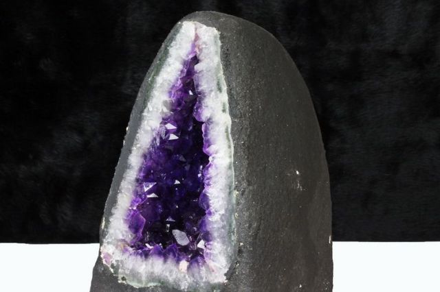 2.6Kgブラジル産アメジストドーム [t466-1827]