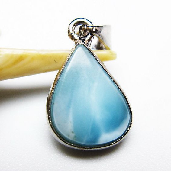 ラリマーペンダント [t495-4210]