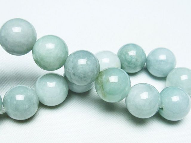 糸魚川産翡翠　約13mm 2粒売り 糸魚川産翡翠約13mm 2粒売り