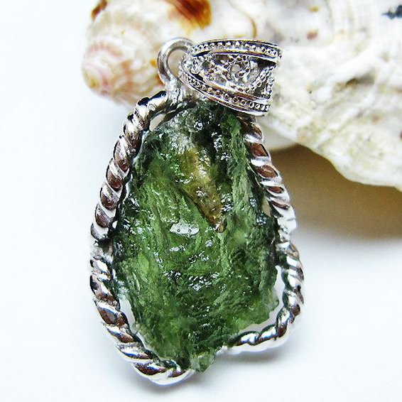 モルダバイトペンダント [t525-2286]