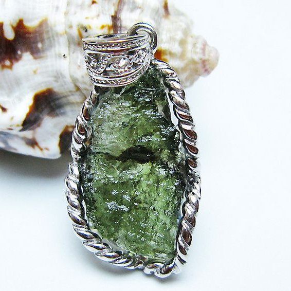 モルダバイトペンダント [t525-2290]