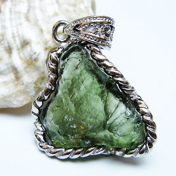 モルダバイトペンダント [t525-2372]