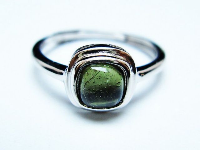 モルダバイト指輪(12号) [t526-1349]