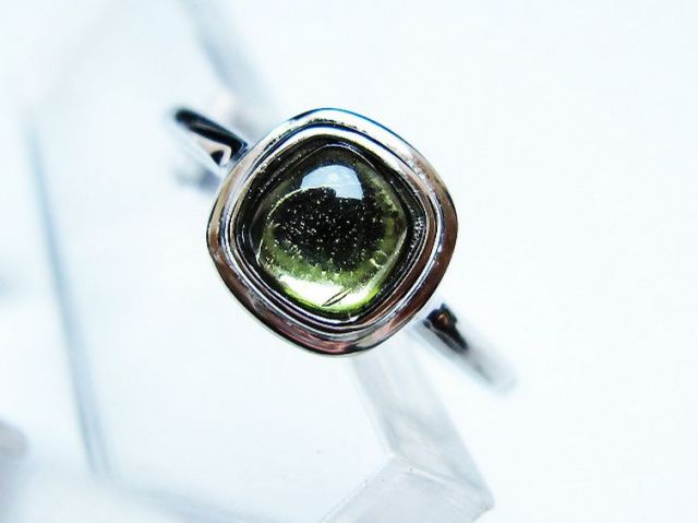 モルダバイト指輪(12号) [t526-1349]