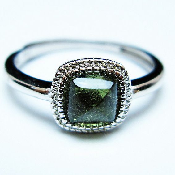 モルダバイト指輪(13号) [t526-1359]