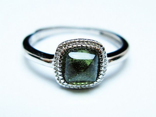 モルダバイト指輪(13号) [t526-1359]