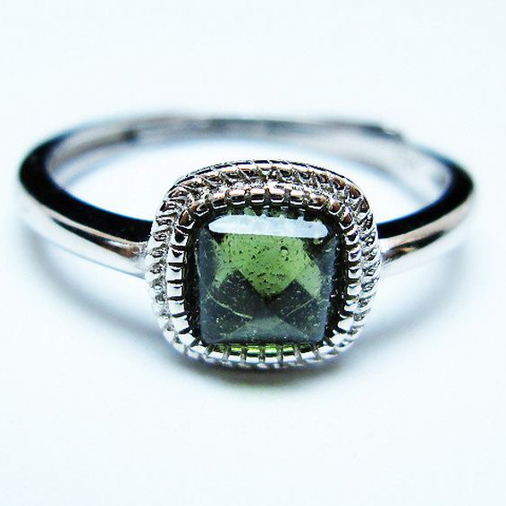 モルダバイト指輪(14号) [t526-1363]