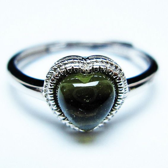 モルダバイト ハート指輪(13号) [t526-1377]