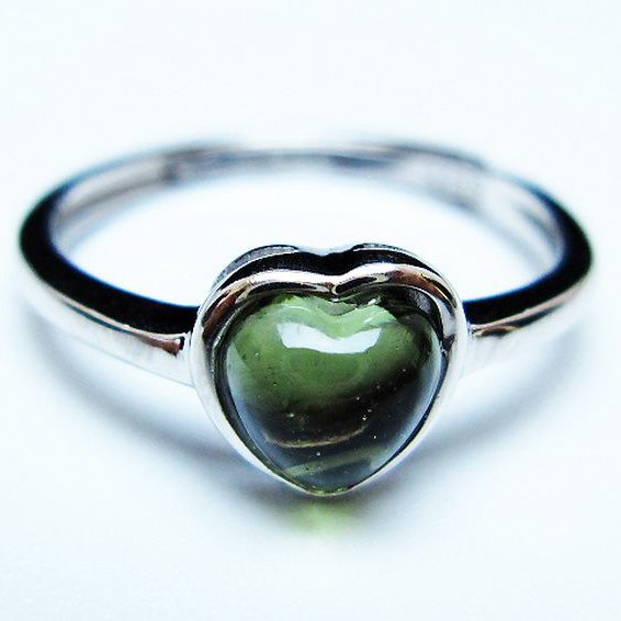 モルダバイト ハート指輪(13号) [t526-1414]