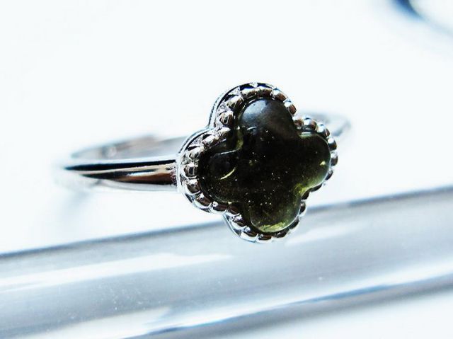 モルダバイト指輪(11号) [t526-1458]