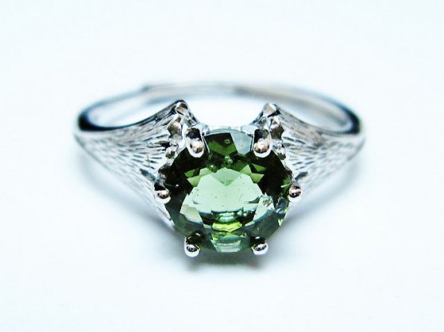 モルダバイト指輪 [t526-1464]