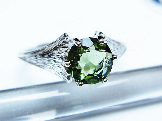 モルダバイト指輪 [t526-1464]