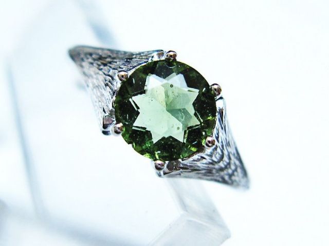 モルダバイト指輪(16号) [t526-1467]