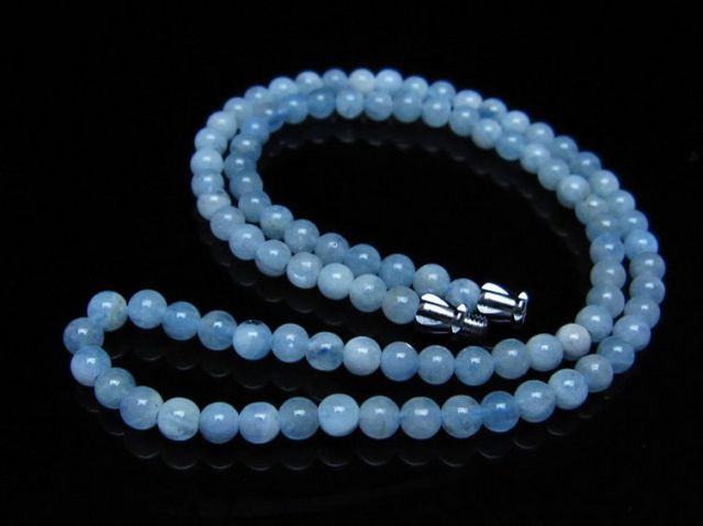 マルモ様　アクアマリンとクリスタルの華奢なネックレス　天然石 マルモ様 アクアマリンとクリスタルの華奢なネックレス 天然石