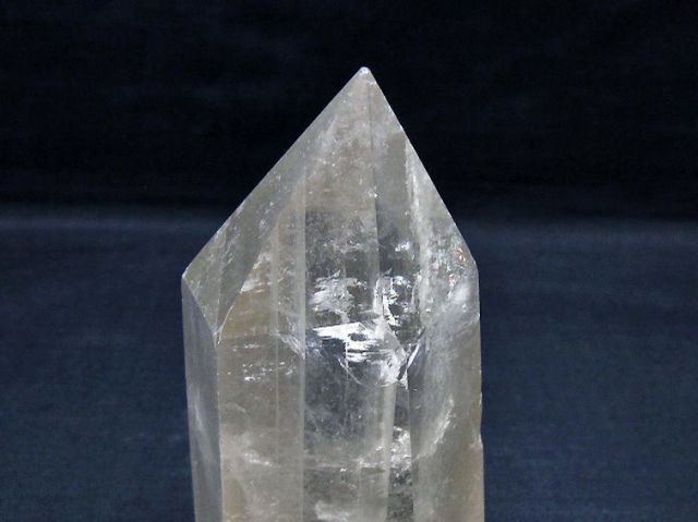 虹入りガーデン水晶六角柱[T577-4544]