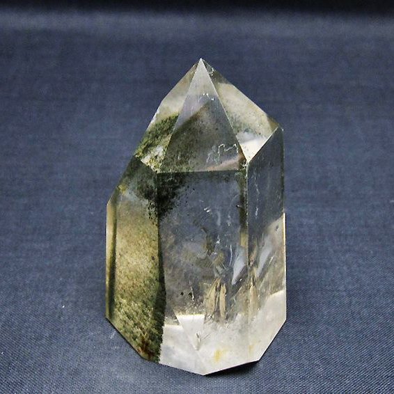 ガーデン水晶六角柱[T577-4728]