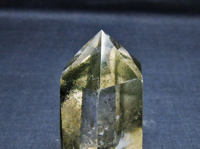 ガーデン水晶六角柱[T577-4728]