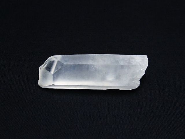 ヒマラヤ水晶六角柱[T579-3735]