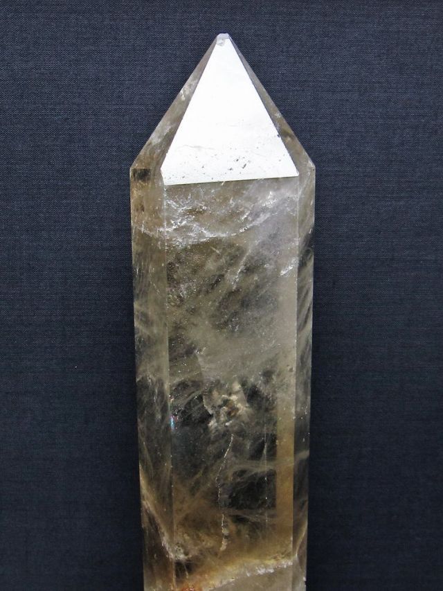 水晶6角柱　巨大　5Kg超え　水晶　観賞石 Amazon | hibikurasu クリスタル 水晶 天然石 六角柱 さざれ石