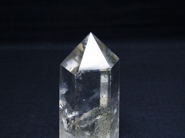 ガーデン水晶六角柱[T60-26035]