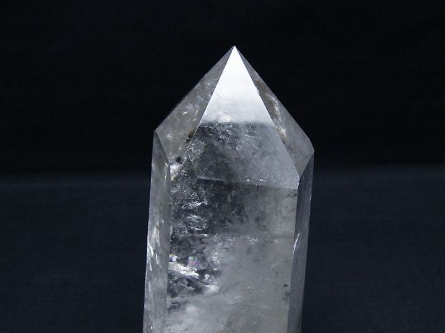 ガーデン水晶六角柱[T60-27531]