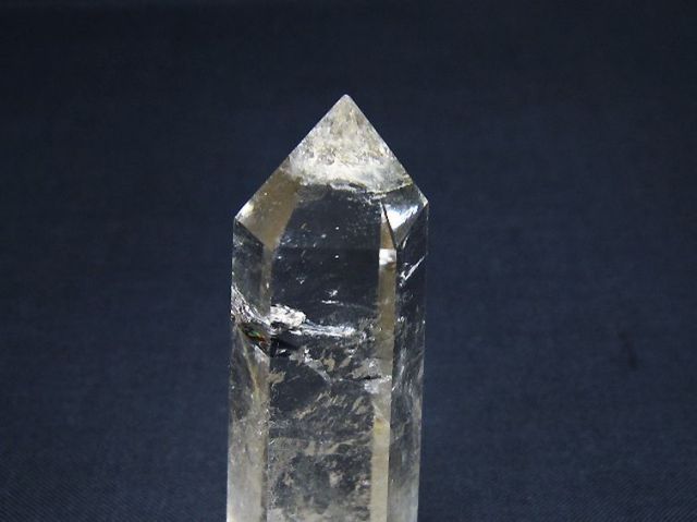 最大級！美しい天然水晶六角柱　訳あり激安　重さ約2558g 高さ約332mm パワーストーン 天然石 ヒマラヤ水晶六角柱[T60-28072]