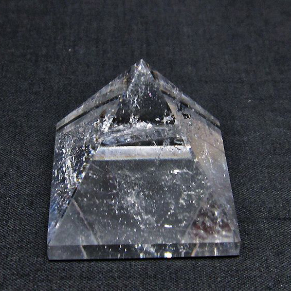 【専用】ヒマラヤ水晶 ピラミッド  水晶 原石  天然石 パワーストーン 楽天市場】ヒマラヤ水晶 ピラミッド 天然水晶 ◇ミニチュア