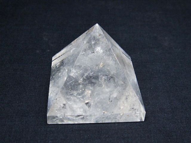 ヒマラヤ水晶ピラミッド[T600-2451]