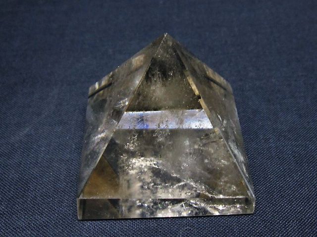 パワーストーン 天然石 ヒマラヤ水晶ピラミッド[T600-2644]