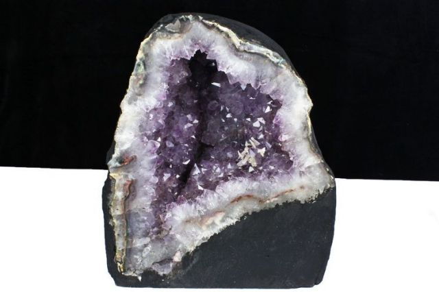 18.9Kgパワーストーン 天然石 ブラジル産 アメジストドーム同梱不可