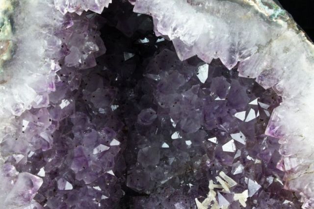 18.9Kgパワーストーン 天然石 ブラジル産 アメジストドーム同梱不可