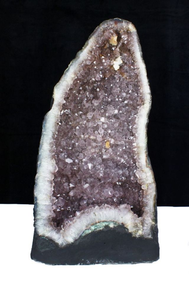 20.3Kgブラジル産アメジストドーム同梱不可[T611-10492]