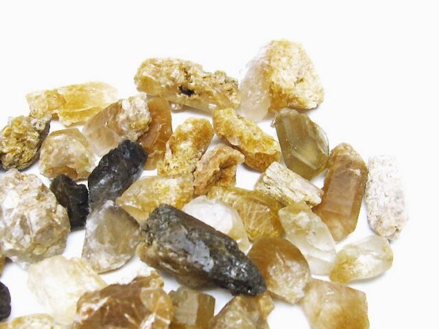 ルチル入り水晶原石[T626-1401]