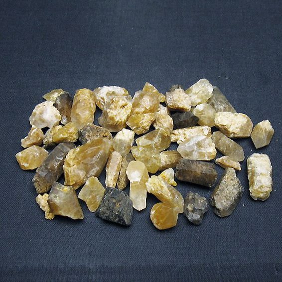 ルチル入り水晶原石[T626-1544]