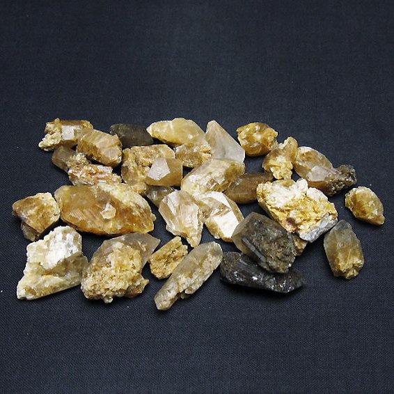 ルチル入り水晶原石[T626-1558]