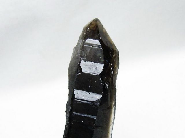 ブラジル産　スモーキークォーツ 煙水晶 原石[T633-2471]