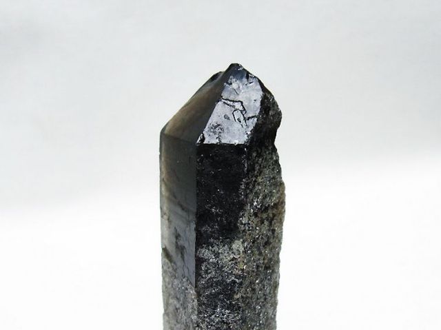 ブラジル産 モリオン 純天然 黒水晶 原石[T633-2461]