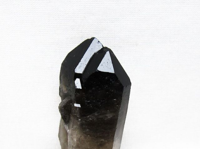 ブラジル産 モリオン 純天然 黒水晶 原石 [t633-2743]