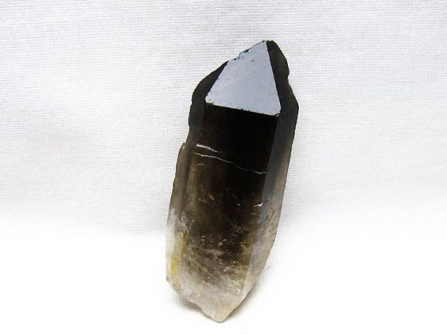 ブラジル産 モリオン 純天然 黒水晶 原石 [t633-2755]