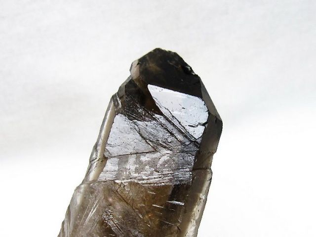 ブラジル産 モリオン 純天然 黒水晶 原石 [t633-2755]