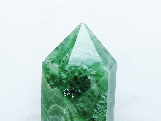 2.5Kgパワーストーン 天然石 フローライト六角柱[T634-5506]