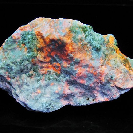 ハックマナイト 原石[T636-2189]