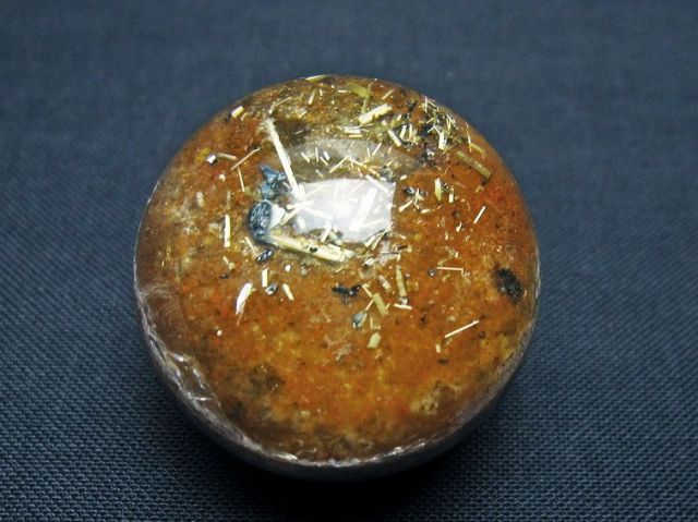 ゴールドタイチンルチル入り水晶丸玉 28mm [T637-4624]
