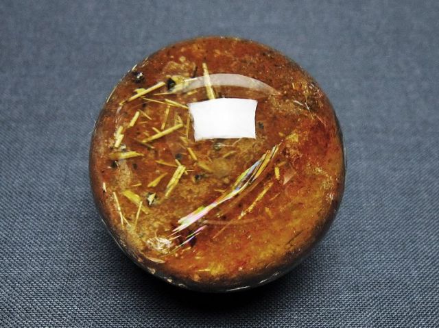 ゴールドタイチンルチル入り水晶丸玉 38mm [T637-4637]