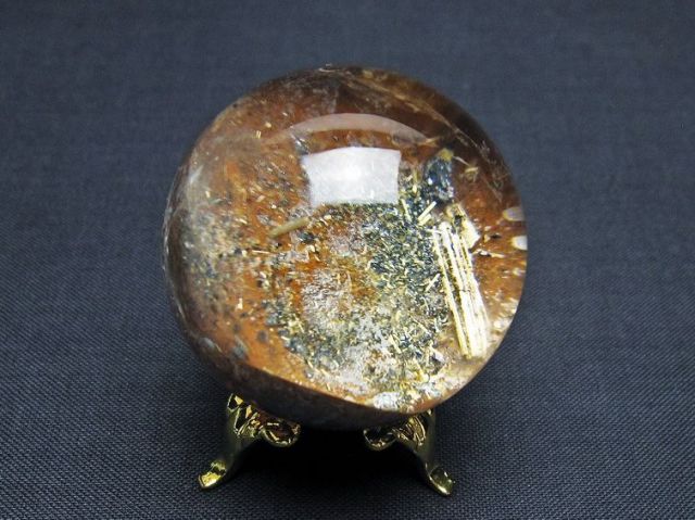 ゴールドタイチンルチル入り水晶丸玉 37mm [T637-4638]