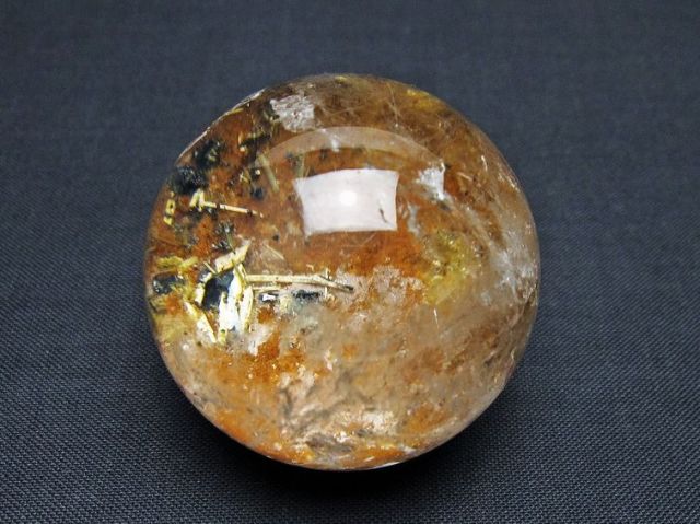 ゴールドタイチンルチル入り水晶丸玉 40mm [T637-4682]
