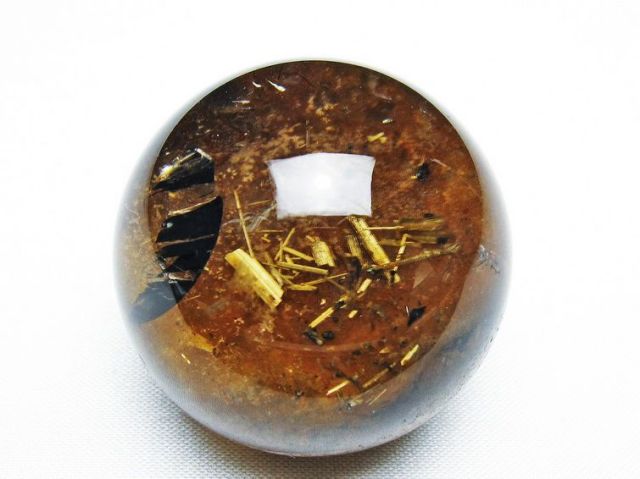 ゴールドタイチンルチル入り水晶丸玉 41mm [T637-4721]