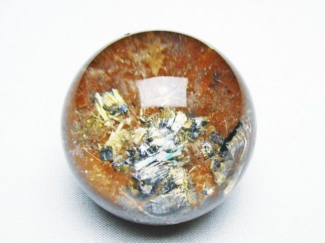 ゴールドタイチンルチル入り水晶丸玉 44mm [T637-4728]