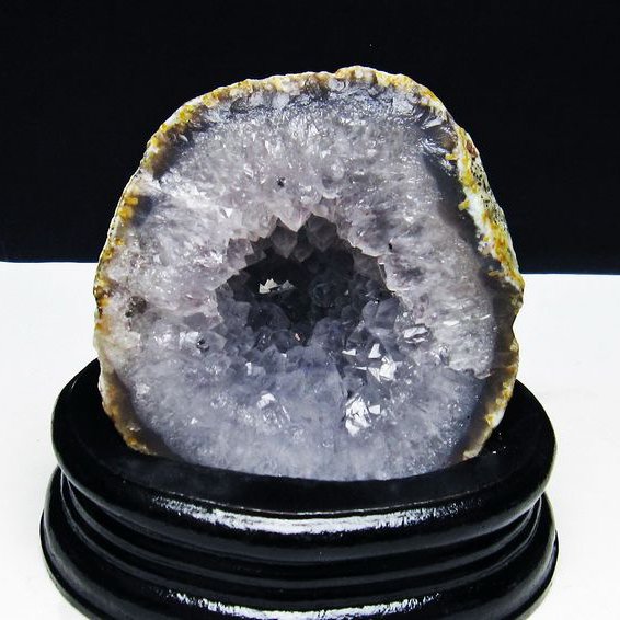 ウルグアイ産 アゲート水晶ドーム[T640-2183]