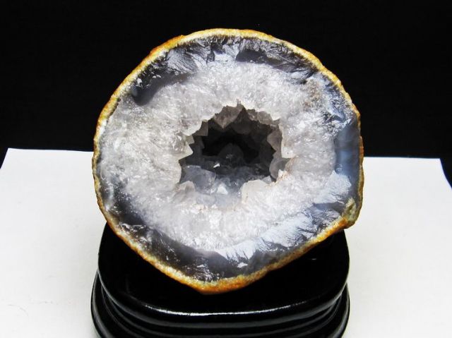 1.2Kgパワーストーン 天然石 ウルグアイ産 アゲート水晶ドーム[T640-2189]1枚目